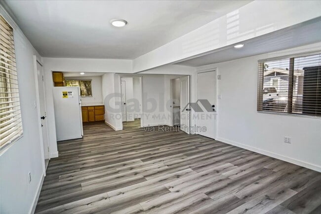 Building Photo - 23830 Newhall Ave