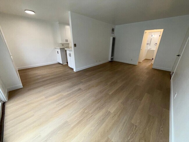 Foto del edificio - 1263 Hayworth Ave