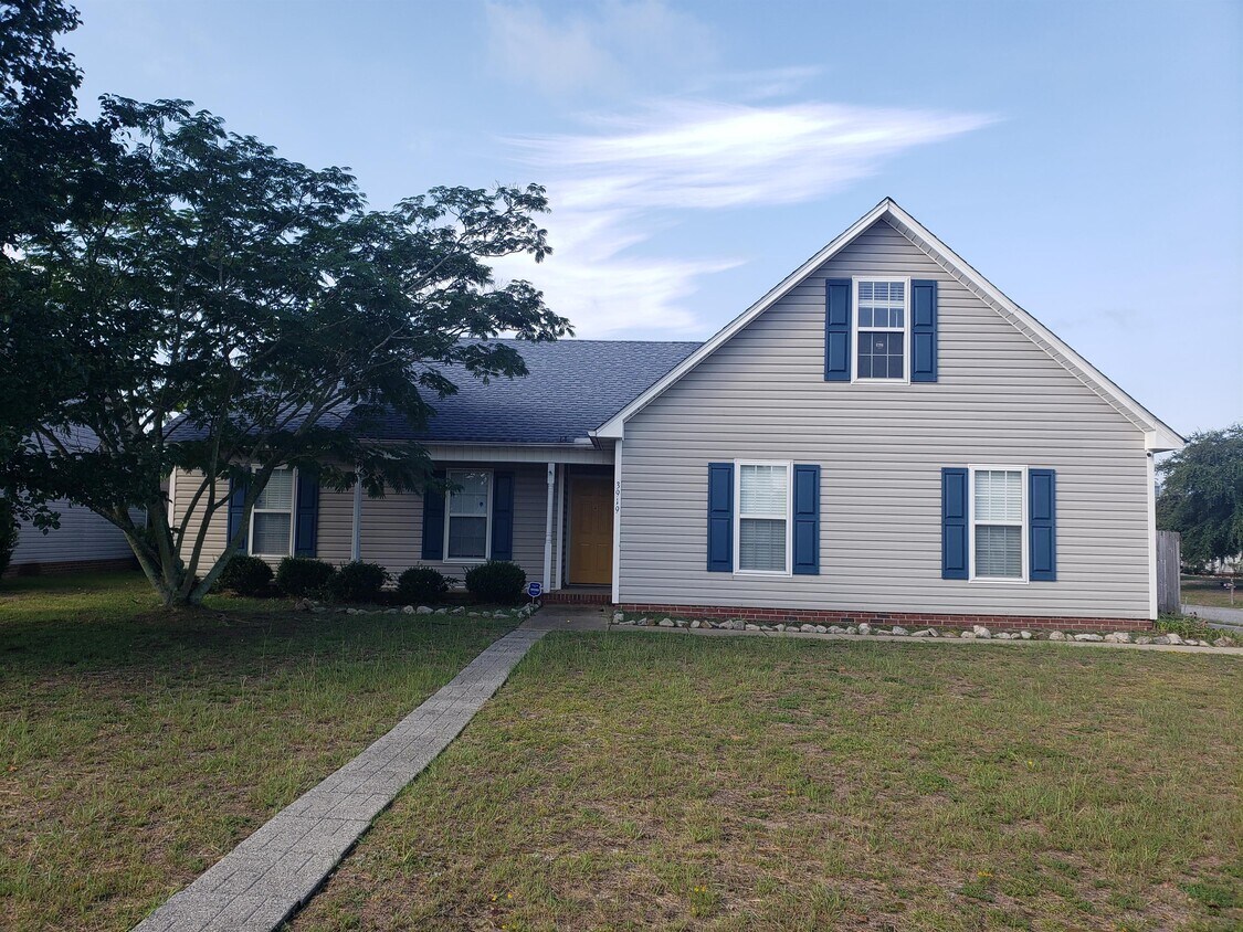 3919 Meteor Dr, Hope Mills, NC 28348 House for Rent in Hope Mills, NC