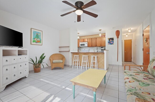 Foto del edificio - Furnished 1 Bedroom 1 Bath Condo