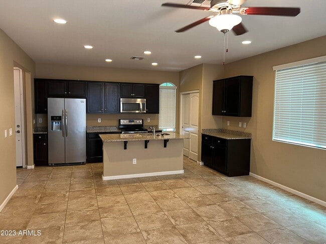 Building Photo - 3 bedroom 2 bath home in the desirable Higley Park community.