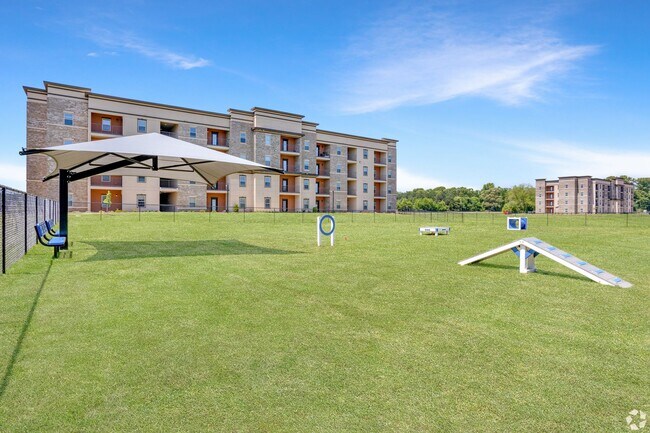 Foto del edificio - Joy Park Luxury Apartments