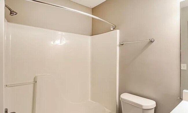 Foto del edificio - 4205 Rhinehart Dr