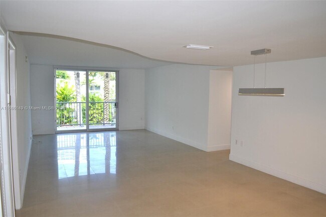 Building Photo - 210 Seaview Dr