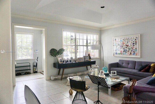 Building Photo - 15551 SW 77th Ave