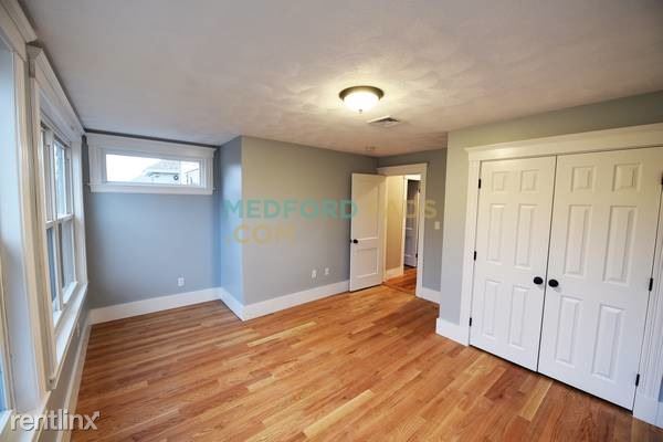 Foto del edificio - 142 Middlesex Ave