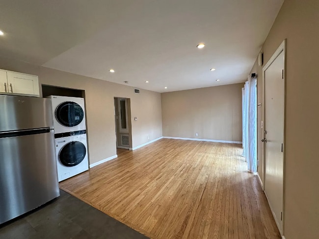 Building Photo - 1212 N Formosa Ave