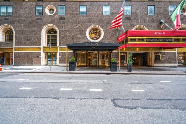 Foto del edificio - 150 W 51st St