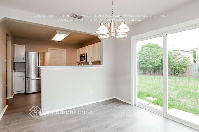 Building Photo - 9226 Pacific Maple