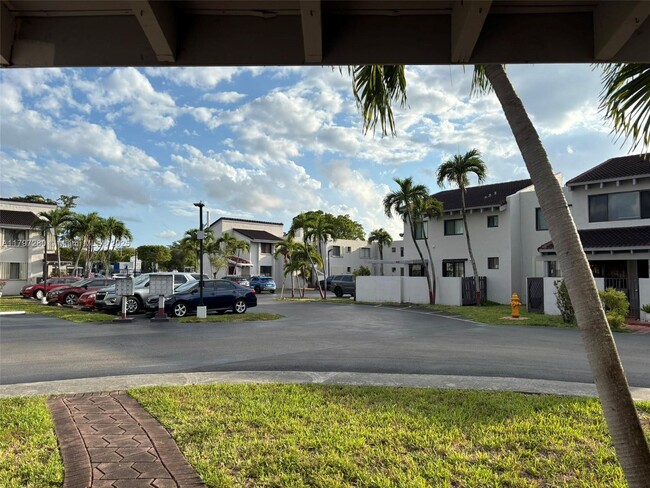 Foto del edificio - 744 NW 106th Ave