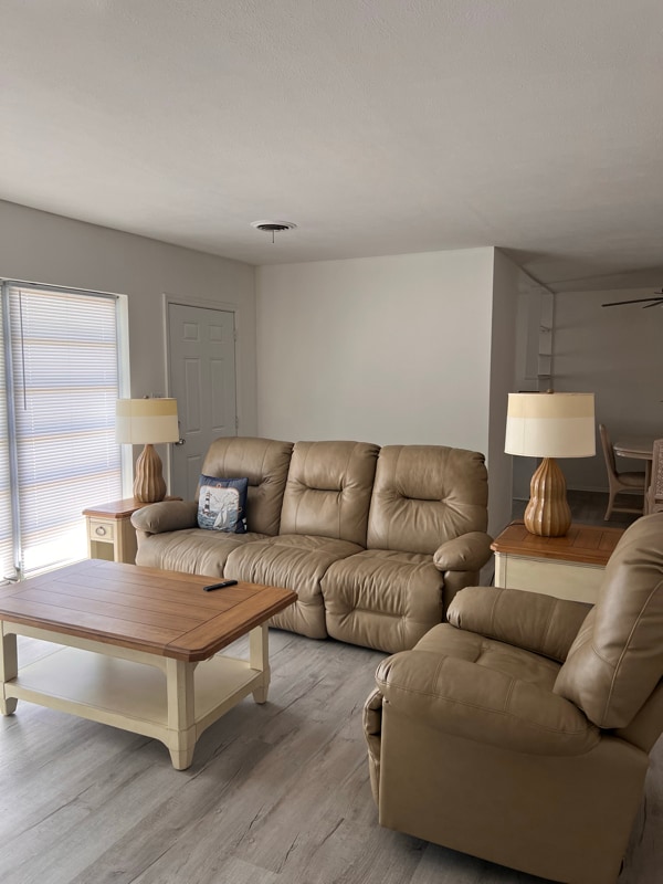 Foto del edificio - 317 Glen Oak Rd