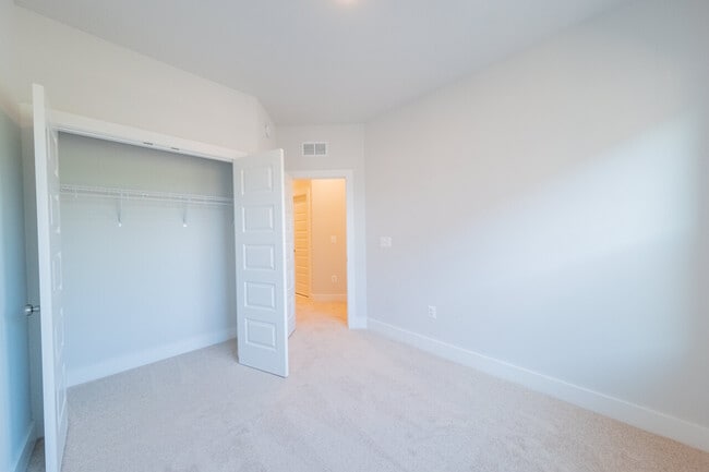 Building Photo - 9989 Magnolia Ridge Dr