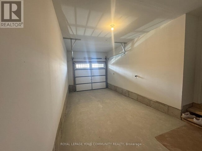 Building Photo - 87 Pearen Ln