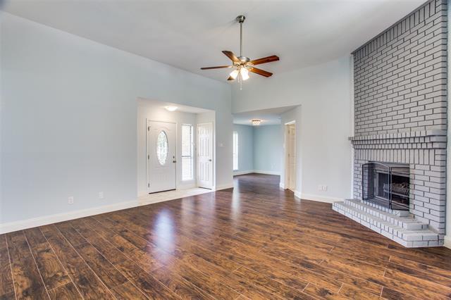 Foto del edificio - 5446 Meadow Vista Ln