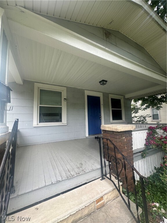 Primary Photo - 125 E Mapledale Ave
