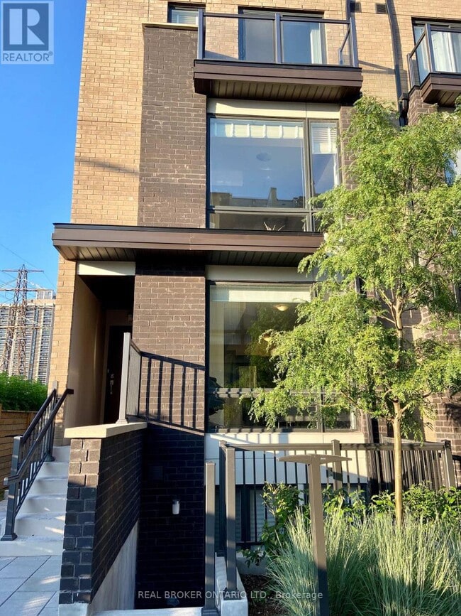 Building Photo - 28 Fieldway Rd