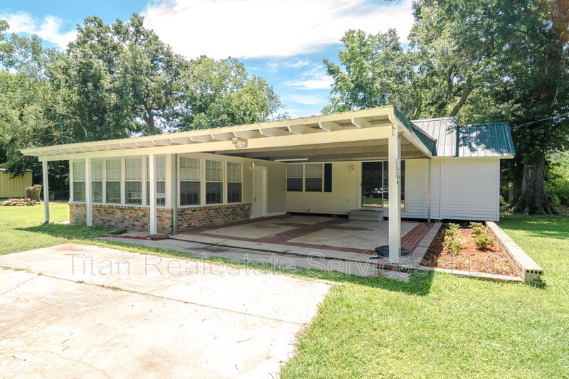 Primary Photo - 6235 Woodlawn Rd