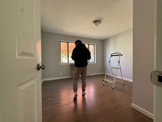 Building Photo - 109 Terhune Ave