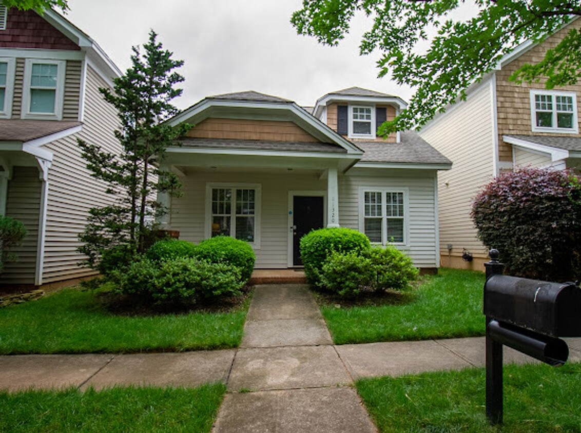 Primary Photo - Charming home in the heart of Ballantyne!