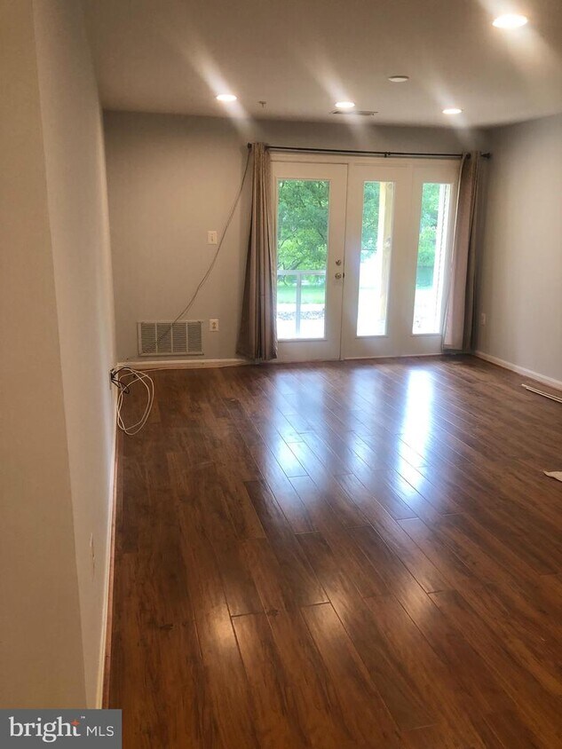 20605 Cornstalk Terrace Unit 102, Ashburn, VA 20147 Apartment for