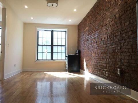 Building Photo - 307 New York Ave
