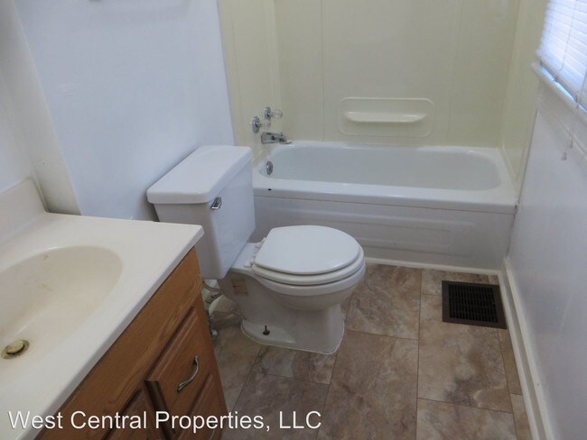 Building Photo - 1 br, 1 bath House - 422 Baker Street
