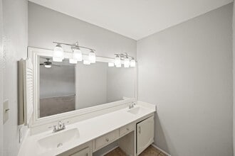 Building Photo - 6811 Tara Blue Ridge Dr