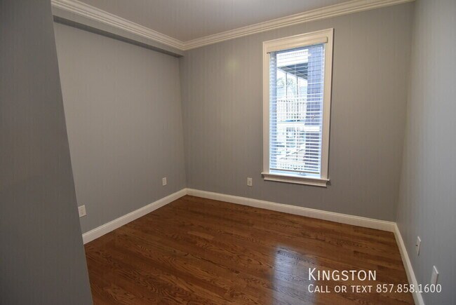 Foto del edificio - 42 Hyde Park Ave