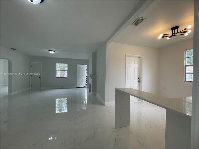 Foto del edificio - 7631 NW 4th Ave