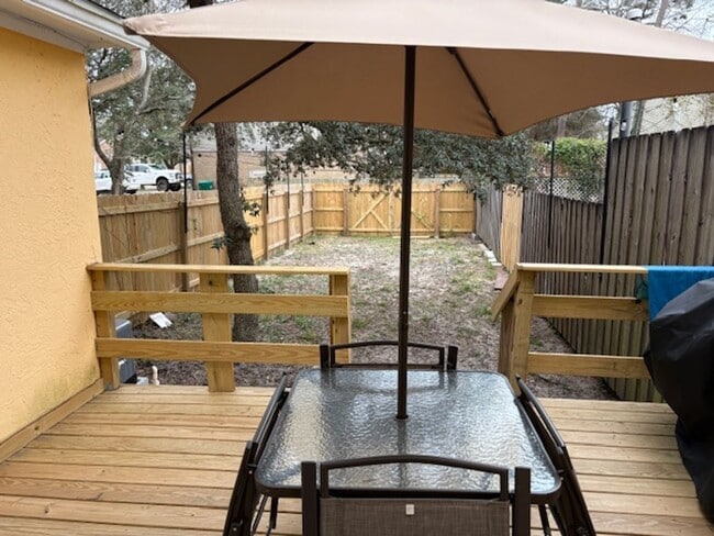 Building Photo - 92 5th Ave