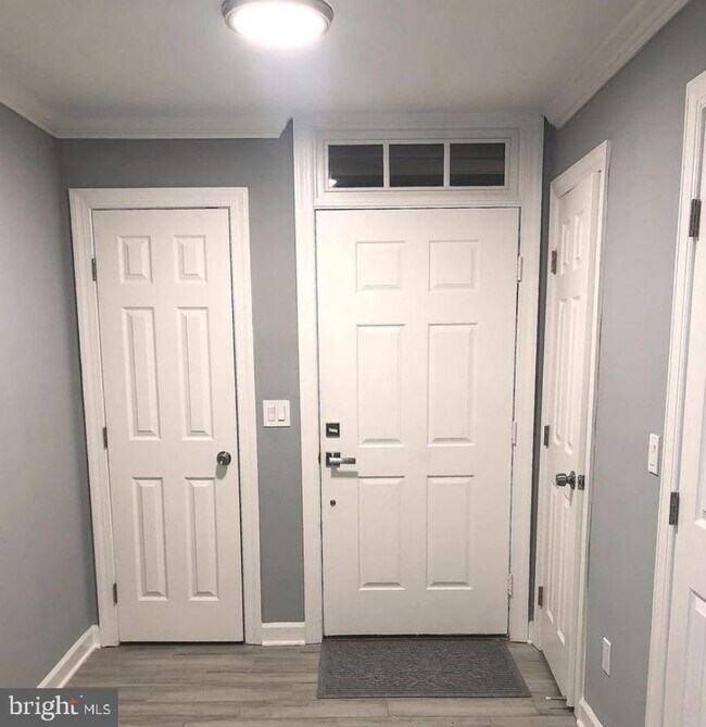 Building Photo - 8104 Meadow Springs Ct