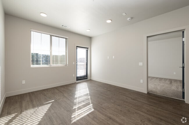 3BR, 2BA - 1,167SF - Living Room - Preserve at Mesa Creek