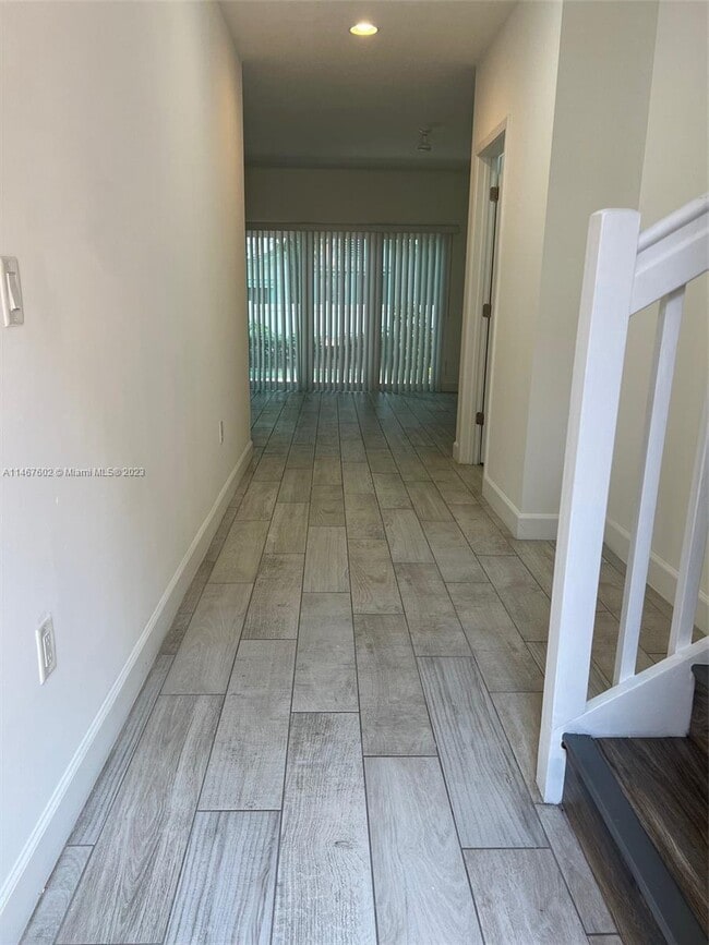 Foto del edificio - 2360 SW 18th Ave