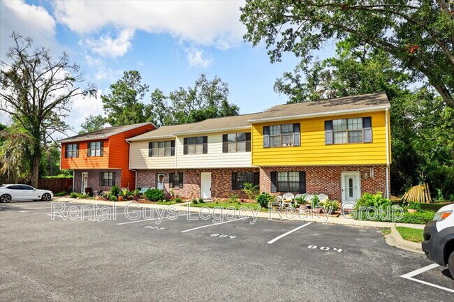 Building Photo - 803 Kettering Way
