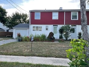 Building Photo - 628 Edwards St