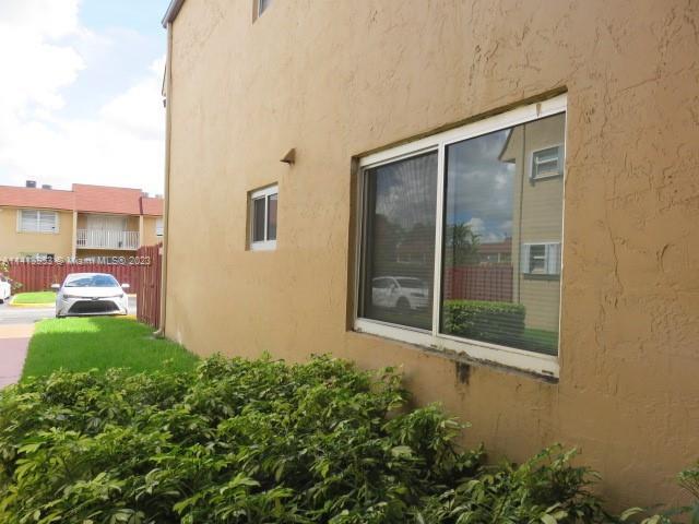 Building Photo - 9974 N Kendall Dr