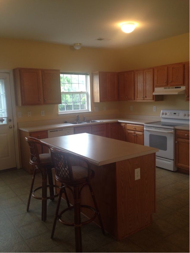 Foto del edificio - Nice Townhome off Mountain Rd and Woodman Rd.