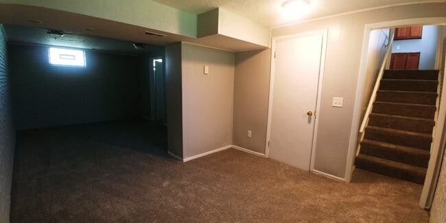 Building Photo - Spacious 3 Bedroom Home with Finished Basement & Large Backyard – Springfield Township!