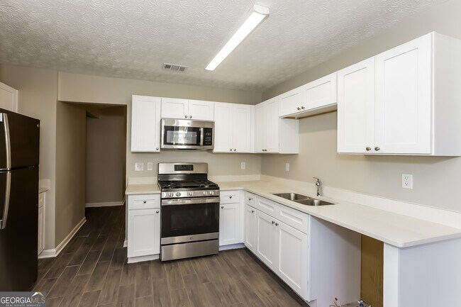 Foto del edificio - 6730 Greenbower Ln