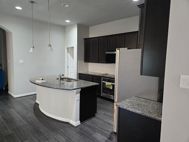 Foto del edificio - 1801 Chimney Dr