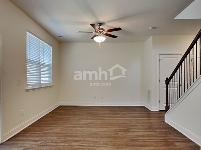 Foto del edificio - 157 Blackstone Dr