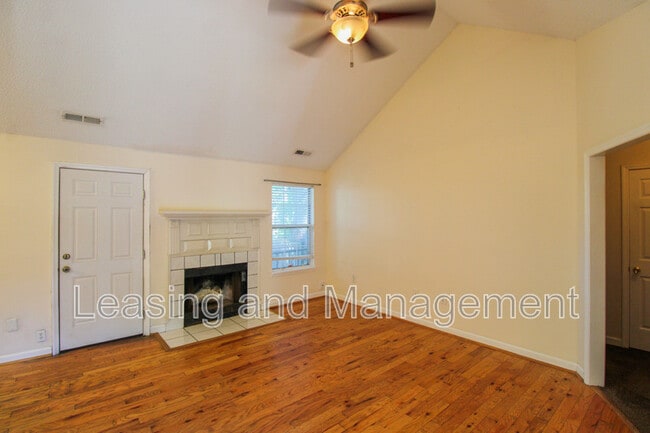 Building Photo - 1522 Theresa Dr