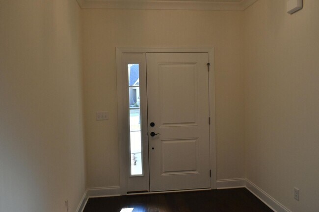 Building Photo - Townhouse for Rent in Hixson