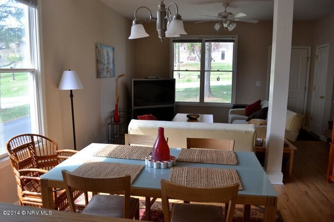 Foto del edificio - 107 -2 Givens Ln
