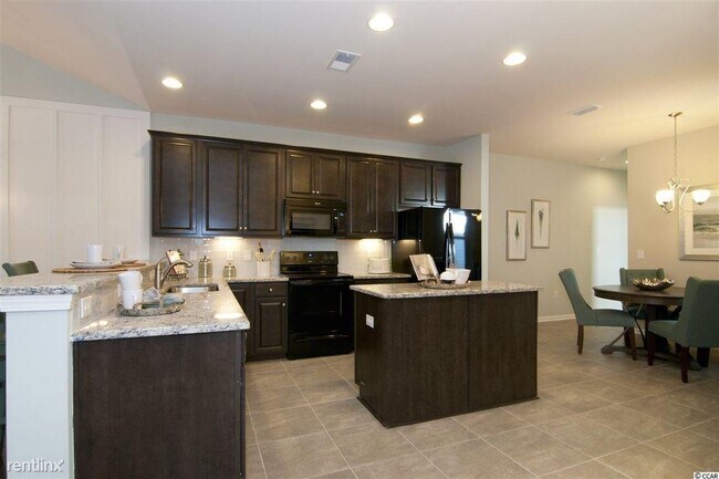 Building Photo - 731 Salerno Cir