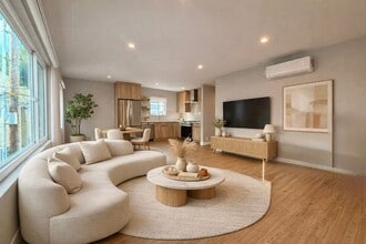 Building Photo - 1307 Tamarind Ave