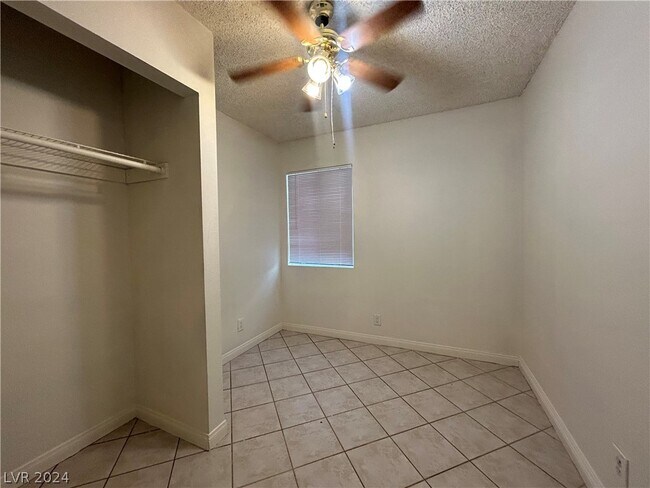 Building Photo - 224 Redstone St