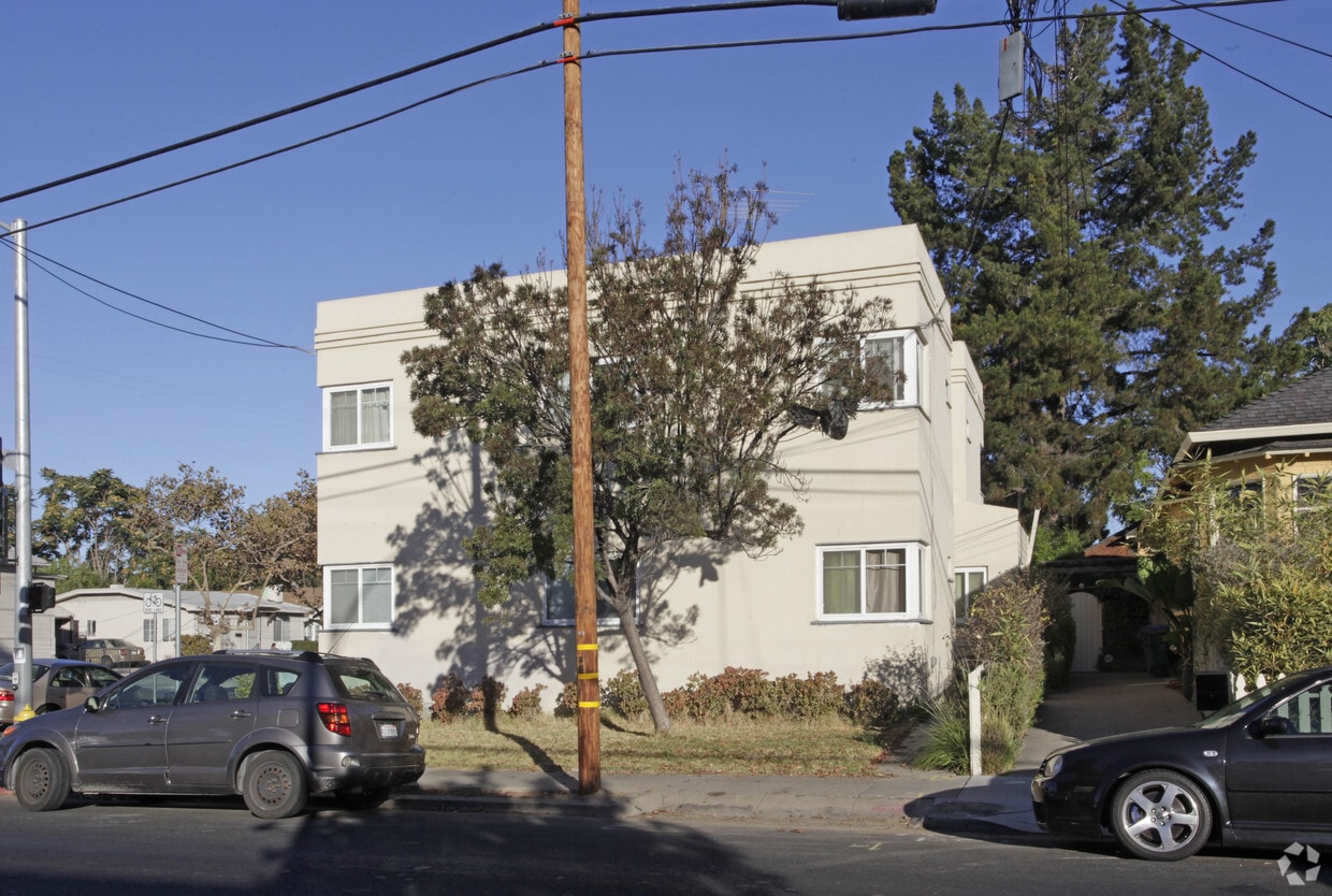 Building Photo - 300 N 11th St