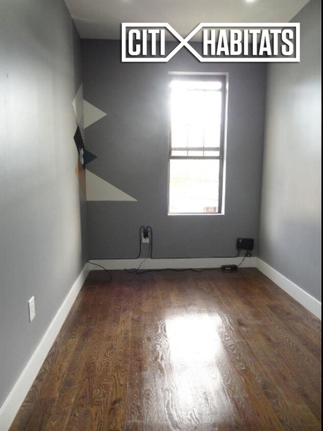 Foto del edificio - 6060 Myrtle Ave