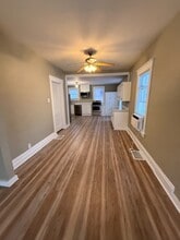 Building Photo - 6 W 30th St